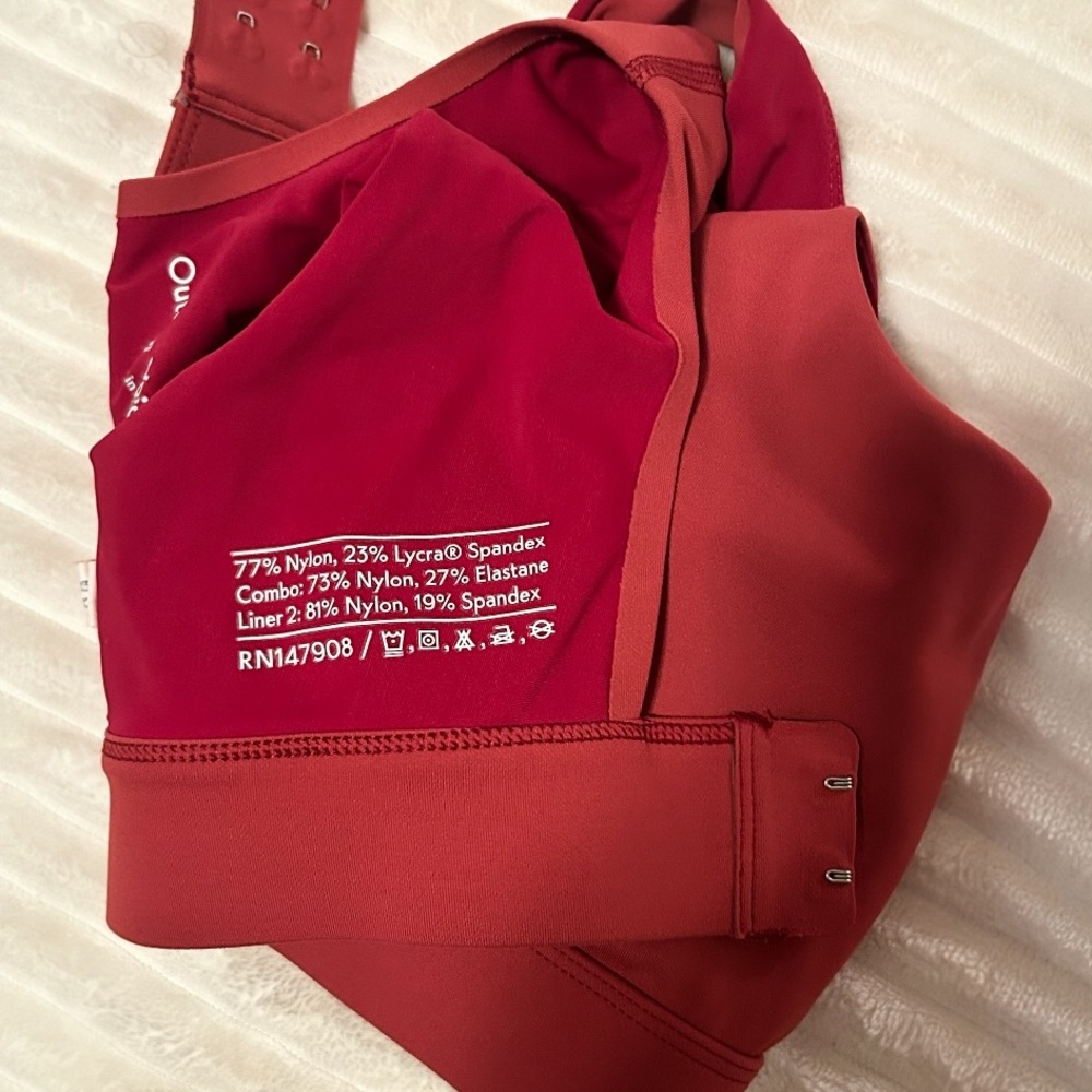 Outdoor Voices Sports Bra Size Small-Maroon - Picture 4 of 4